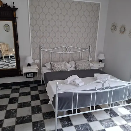 Toledo'S Family Bed & Breakfast Naples Exterior photo